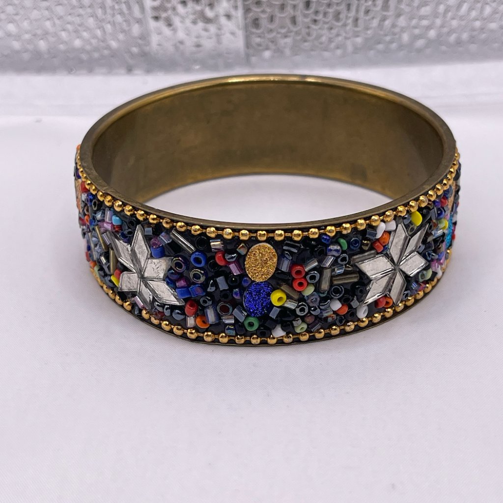 Br106- Artistic Bangle With Beads